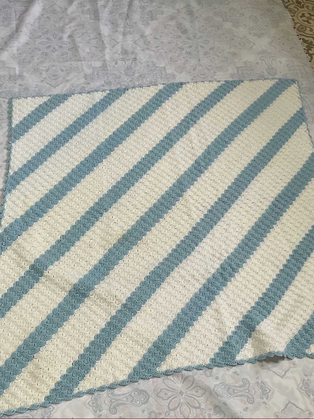 Baby blanket. Hand crocheted. Blue and white.